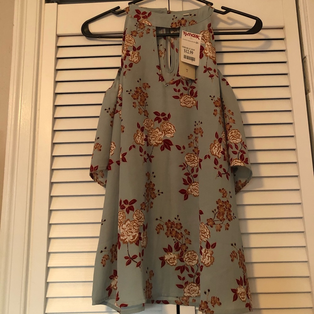 Cold Shoulder Floral Top